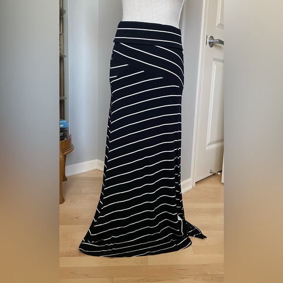 Anthropologie Bordeaux Black & White Skirt Stripes Size XS - Picture 2 of 6